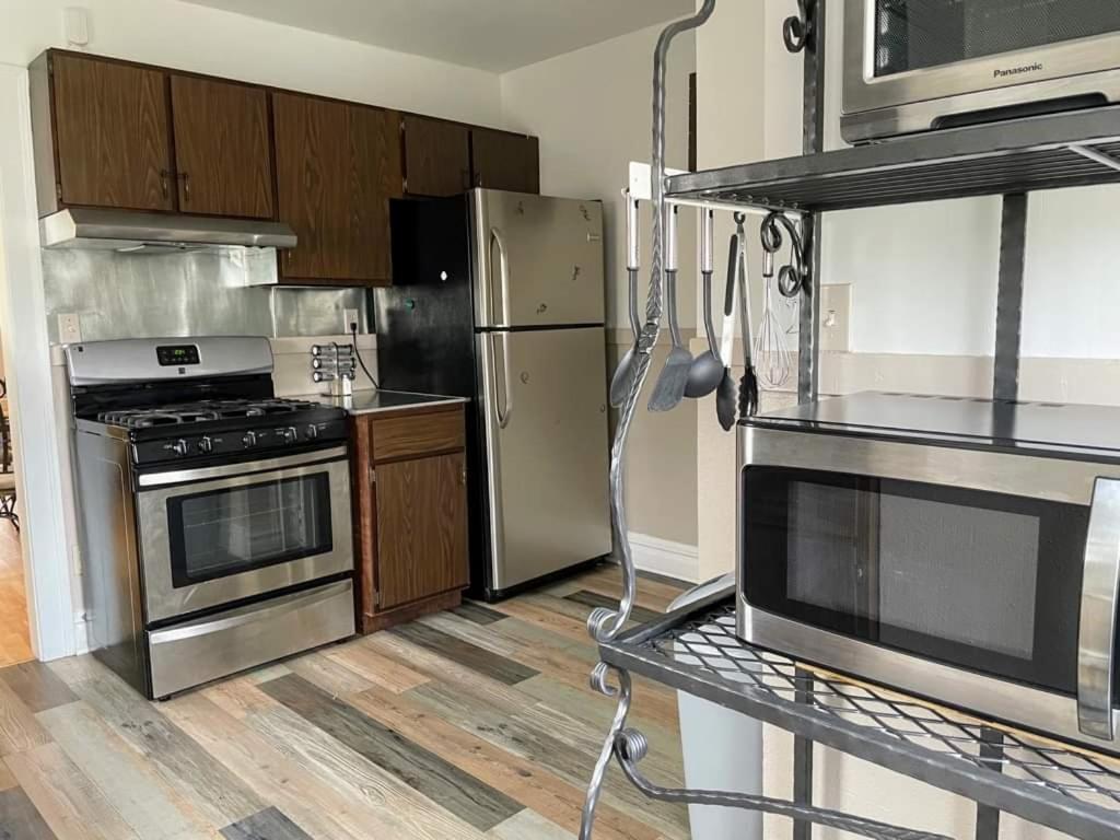2 Bedroom Apt Near Great Lakes Naval Base And 6 Flags Waukegan Exterior photo