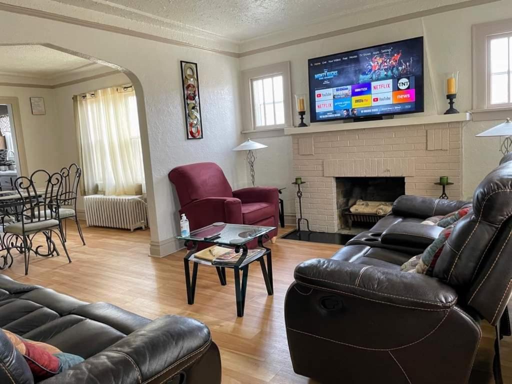 2 Bedroom Apt Near Great Lakes Naval Base And 6 Flags Waukegan Exterior photo