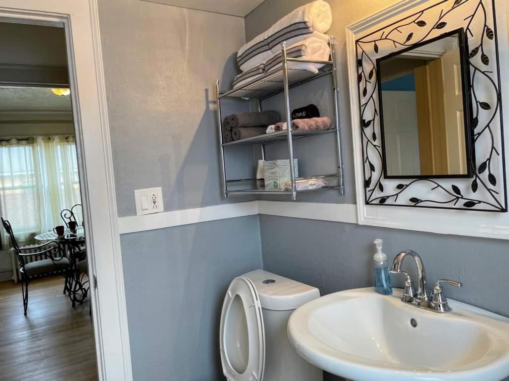 2 Bedroom Apt Near Great Lakes Naval Base And 6 Flags Waukegan Exterior photo