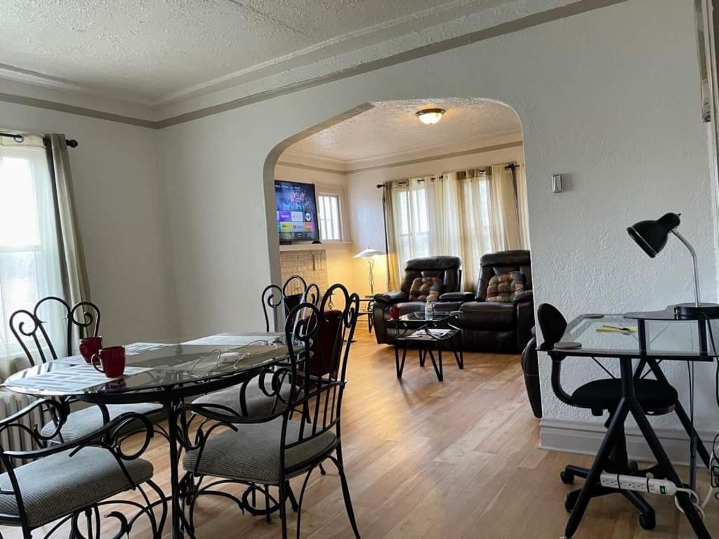 2 Bedroom Apt Near Great Lakes Naval Base And 6 Flags Waukegan Exterior photo